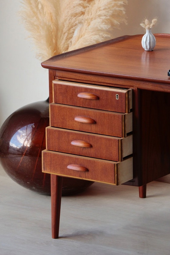 Image 1 of Svend Aage Madsen Schreibtisch: Teak & dänisches Design (HP Hansen)