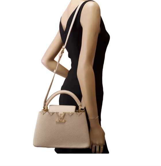 Image 1 of Sac LOUIS VUITTON Capucines en Cuir Rose - 103496