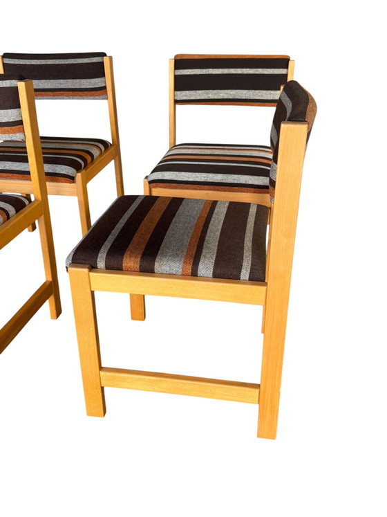 Set di 4 Sedie da pranzo di design scandinavo – Textile, Wood (photo 4 of 8)