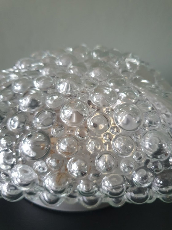Image 1 of Helena Tynell - Glashütte Limburg - anni '60. Lampada da parete/soffitto in vetro spesso a bolle.
