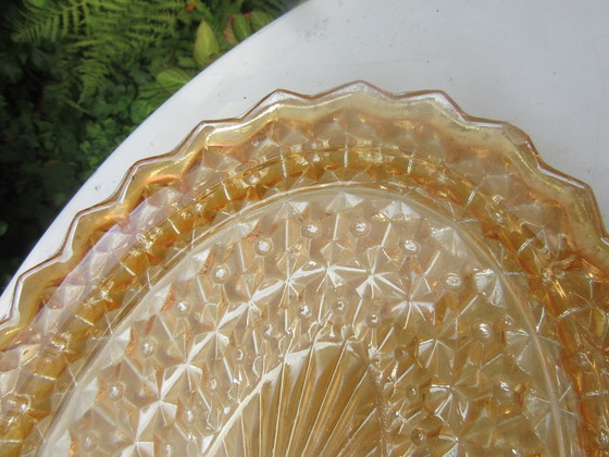 Plateau de service ovale en verre pressé Art Déco style Fenton, motif carnaval – Accessoires de table, Glass (photo 5 of 13)