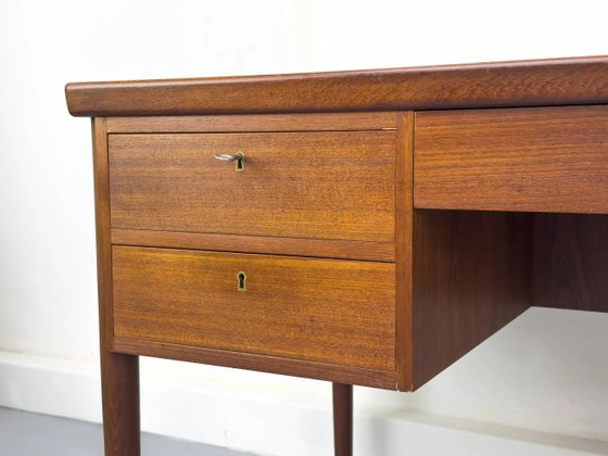 Deens Teak Bureau met Laden, jaren 60 – Scandinavian (photo 4 of 28)