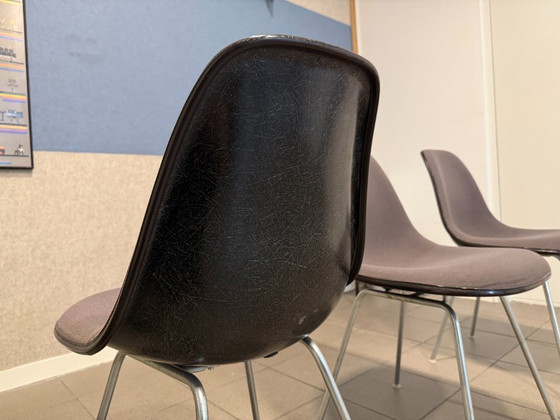 Vitra | Eames | DSX | Zwart Fiberglass, Grijze Bekleding En Zink Onderstel | 4 Stuks – Eetkamerstoelen, Metal (photo 7 of 8)