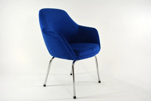 sedia a conchiglia blu reale