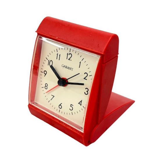 Image 1 of Vintage Garant wekker | DDR | jaren 70-80 | mechanisch | rood | retro design
