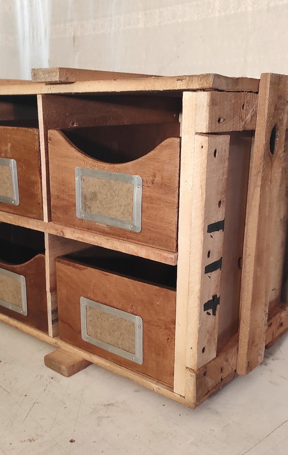 Image 1 of Armario de taller de madera maciza - mediados del siglo XX