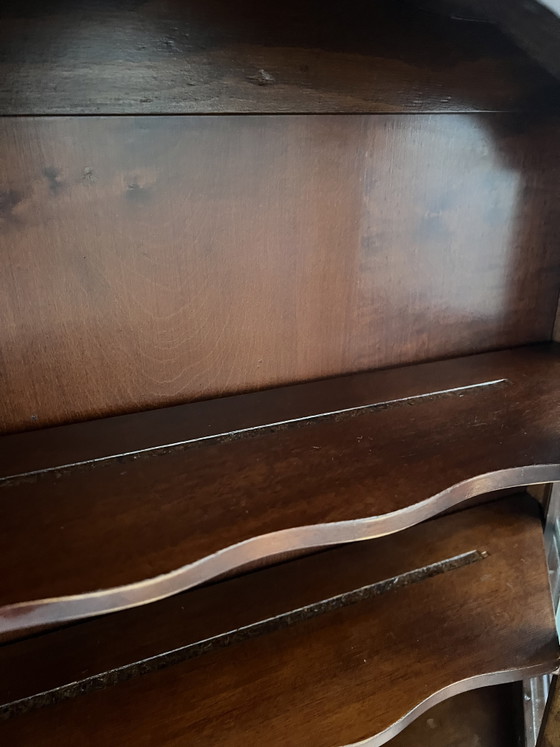 Image 1 of Vitrina de pared con sello original de taller danés y número de inspección.