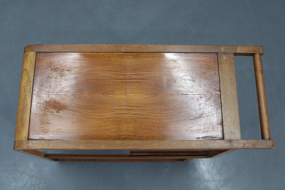 Image 1 of 1930er Jahre Art Deco Servierwagen aus Nussbaumholz, Tschechoslowakei