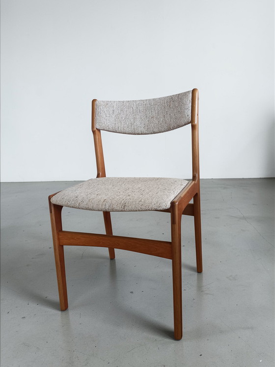 Image 1 of 4 chaises de salle à manger vintage Erik Buch