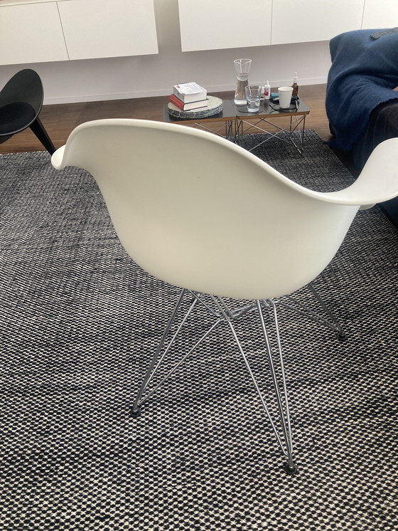 Image 1 of 6 coques Eames DAR (sans base)