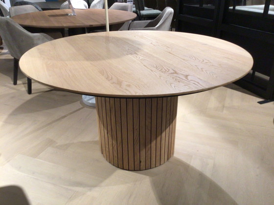 Image 1 of Henders and Hazel Pavie Esstisch - Ø140