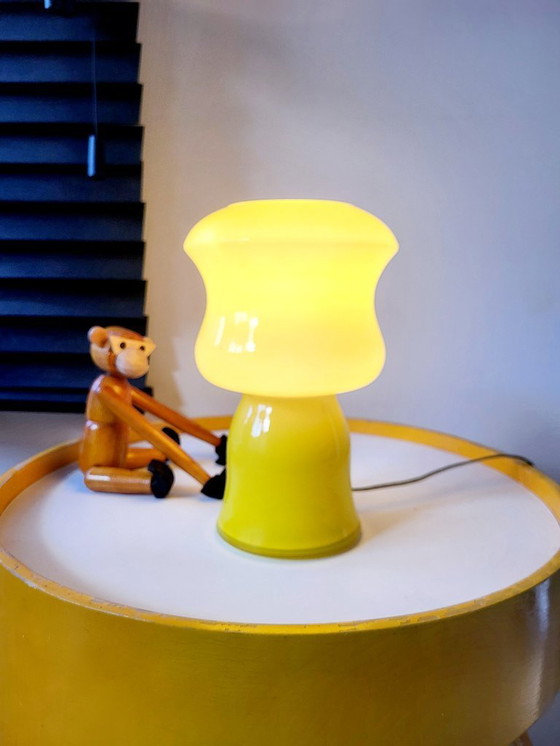 Image 1 of Lampada da tavolo vintage in vetro di Murano, giallo, Italia, anni '60