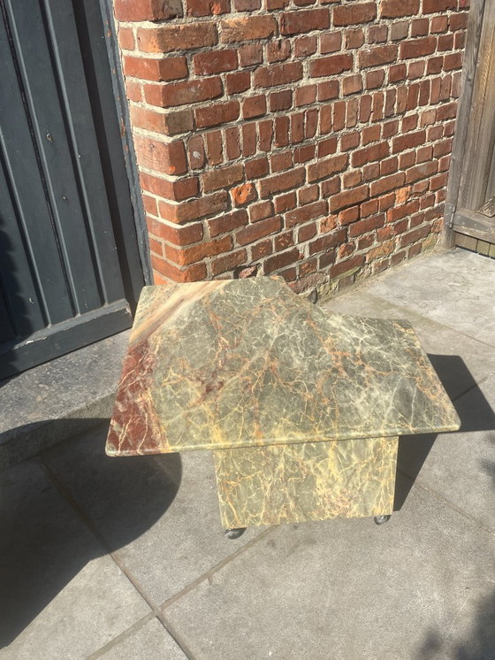 Image 1 of Set van 2 marmeren/natuurstenen bijzettafels op wielen