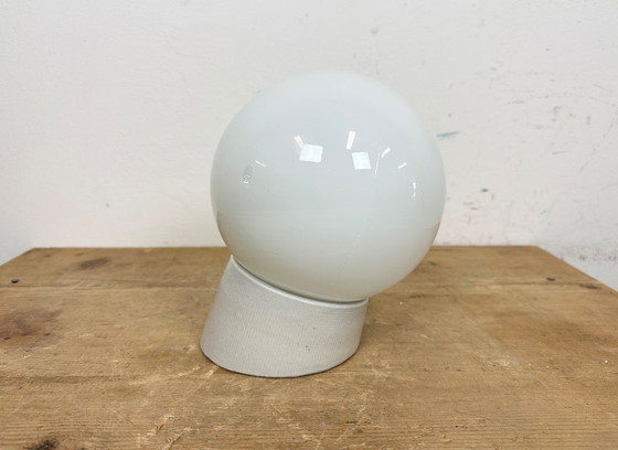 Image 1 of Applique murale vintage en porcelaine blanche, années 1970