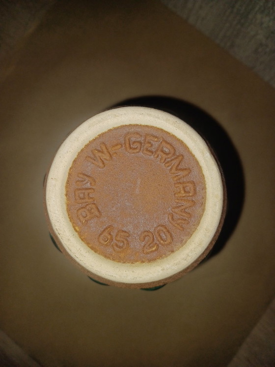 Image 1 of Bay Vase Fat Lava