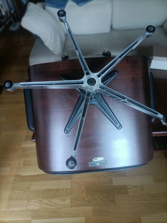 Fauteuil et ottoman Eames originaux par ICF De Padova (années 1970/80) – Herman Miller, Leather, Iron (photo 7 of 13)