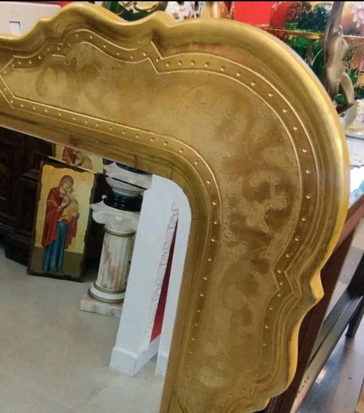 Großer Spiegel mit Blattgoldrahmen, 102 x 82 cm