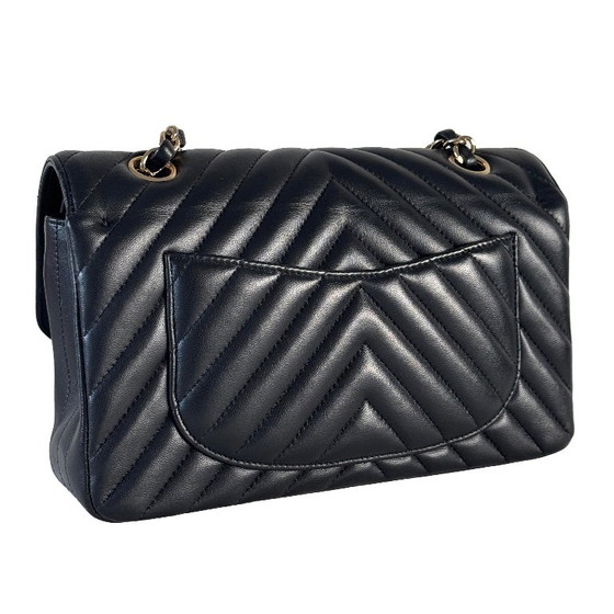 Chanel Classic Flap Small – Crossbody bags, Lambskin (photo 21 of 28)