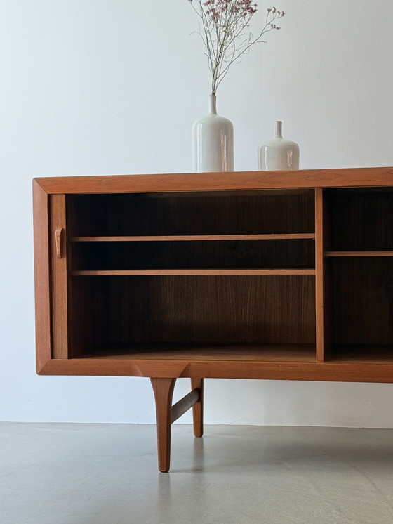 Image 1 of Ib-Kofod Larsen para aparador de teca Faarup Mobelfabrik, Dinamarca, años 60