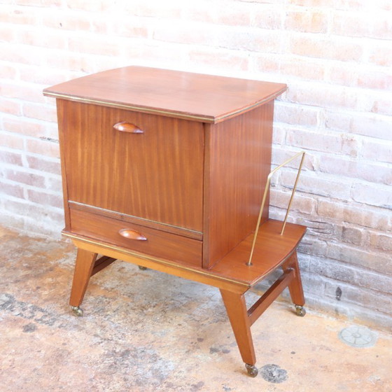 Image 1 of Vintage platenspeler kastje teak messing wieltjes