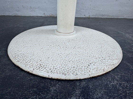 Table d'appoint vintage des années 1960 – Tables d'appoint, Cast Iron, Glass (photo 6 of 7)