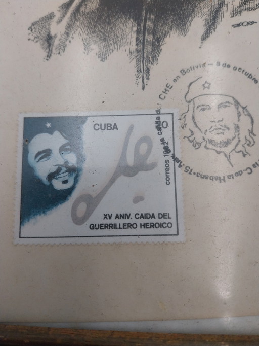 1 immagine di Che Guevara con francobollo cubano e francobollo del 15° anniversario