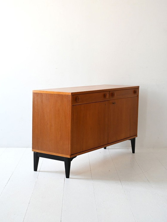 Image 1 of Vintage Scandinavisch teakhouten dressoir met zwarte poten, jaren 50/60