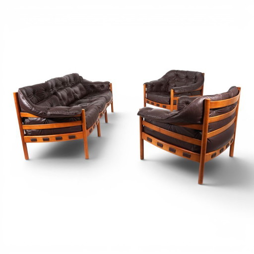 Woonkamerset Coja van Sven Ellekaer – 3-zitsbank en 2 fauteuils in bruin leer, 1960 – Wood, Leather
