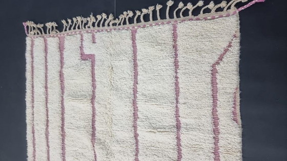 Image 1 of Alfombra marroquí Beni Ourain, tejida a mano con técnicas tradicionales, 140 x 260 cm.