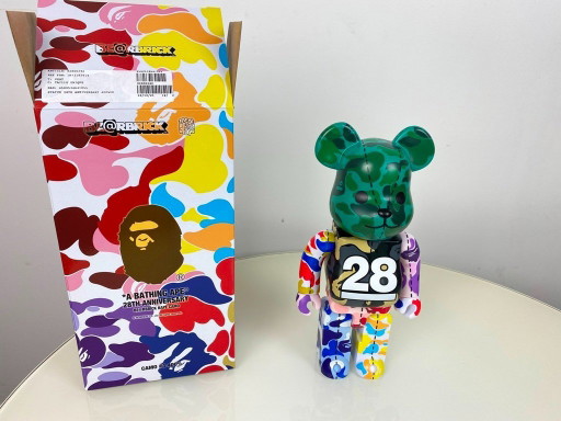 Bearbrick BAPE A BATHING APE 28. Jubiläum 04 CAMO #4 400% MEDICOM Toys