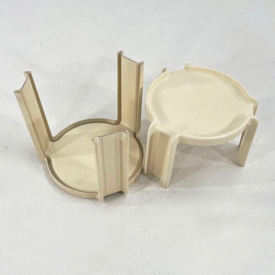 Image 1 of Zwei weiße Satztische von Giotto Stoppino für Kartell, 1970er Jahre