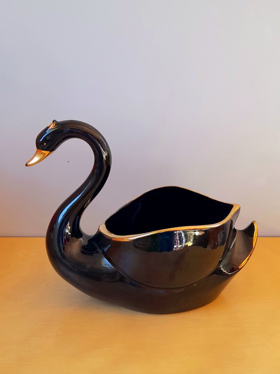 Image 1 of Vaso da fiori in terracotta a forma di cigno del 1960