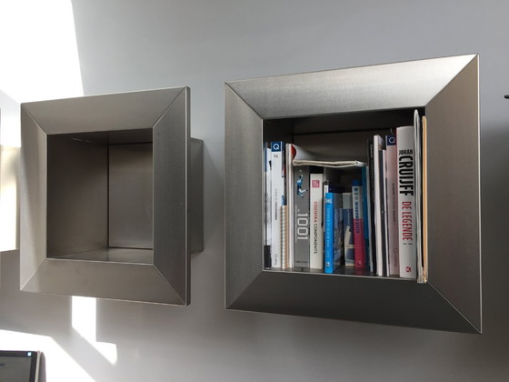 Image 1 of Einzigartiger Edelstahl-Wandschrank „Würfel“