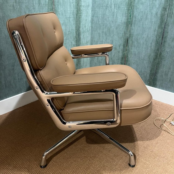 Image 1 of Poltrona Vitra ES 105 Lobby