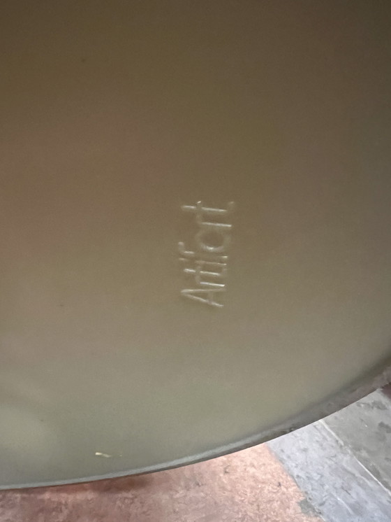 Image 1 of Original Artifort Couchtisch – Geoffrey van Harcourt – 1980er Jahre – rot/weiß – 100 cm