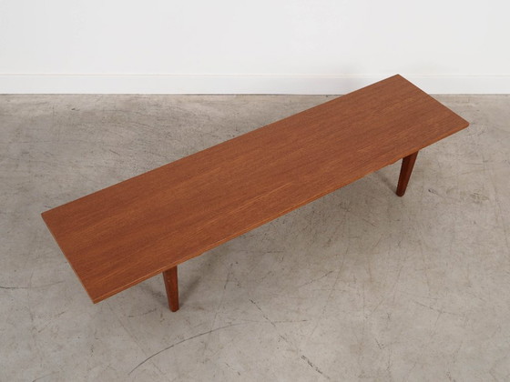 Image 1 of Aparador bajo de teca, diseño danés, década de 1970, fabricado en Dinamarca.