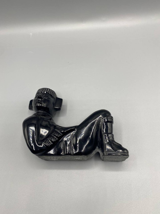 Chac-Mool-Skulptur aus schwarzem Onyx – Mesoamerikanische Figur im aztekischen Stil – Mexiko des 20. (photo 4 of 7)