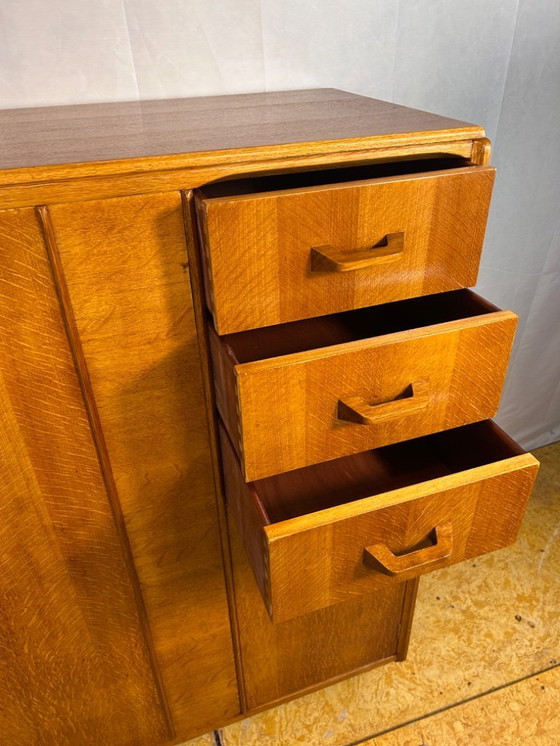 Image 1 of Vintage mid-century retro-kast / kledingkast van eikenhout van E. Gomme (later G-ontwerp) – Brits design uit de jaren 50