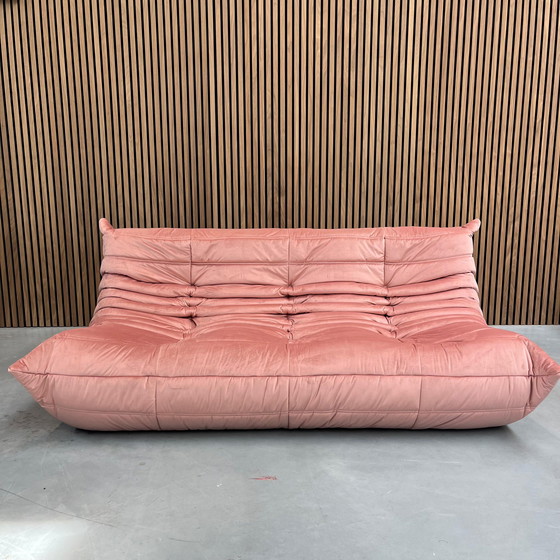 Image 1 of Ligne Roset Togo Driezits Roze Microvezel