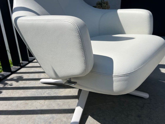 Image 1 of Vitra Grand repos met ottoman