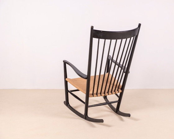 Image 1 of Sedia a dondolo nera Hans J. Wegner J16, 1969 FDB