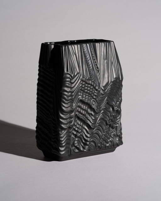 Martin Freyer Rosenthal Bisque Porcelaine Noire "Cascade" Vaas Brutalist Op-Art