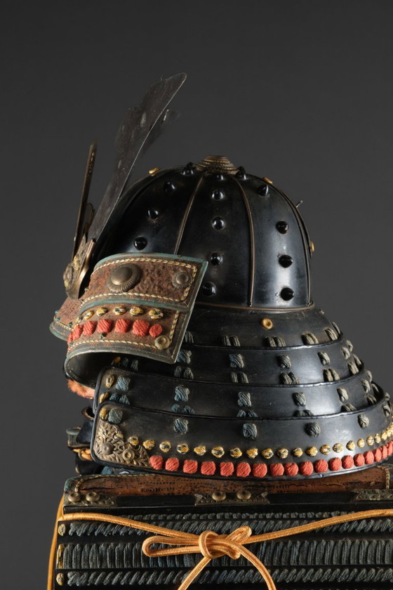 Image 1 of Samurai armour yoroi black lacquer with ivy leaf family crest