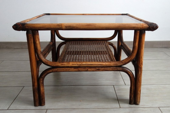 Image 1 of Vintage salontafel van bamboe, rotan en leer uit de jaren 60.