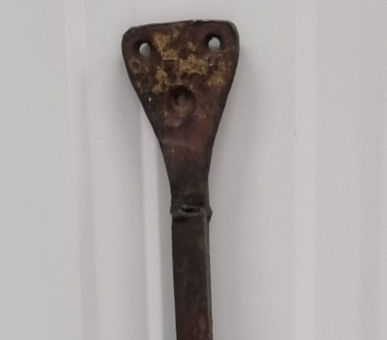 Antiker schmiedeeiserner Wandkerzenhalter mit Tropfschale – Wandleuchten, Iron (photo 4 of 7)