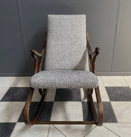 Image 1 of Sedia a dondolo rivestita di TON / thonet, anni '60