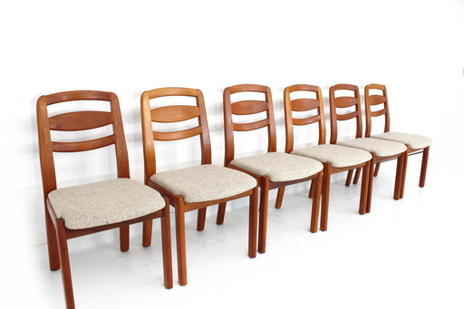 als nieuw, Holstebro Deense Eetkamerstoelen / Vintage Eetkamerstoel in Teak en nieuwe Virgin Wool overtrek