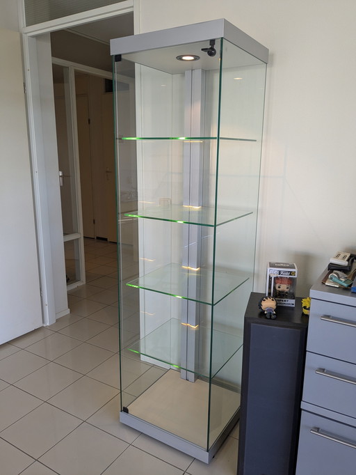 Glass Display Case Linea 50 by SDB Display Case Construction