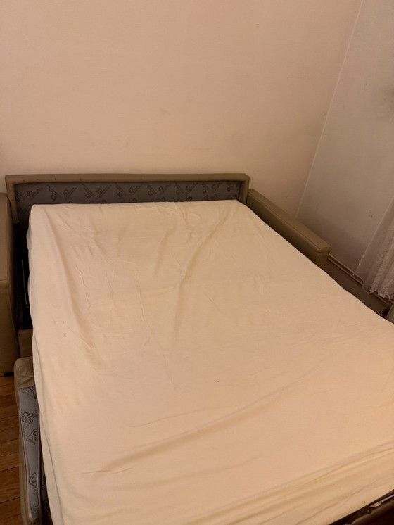 Image 1 of Canapé convertible en cuir