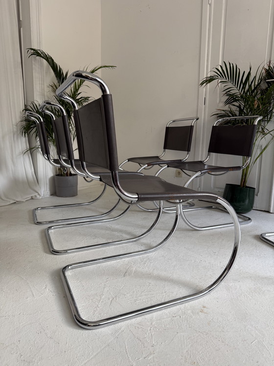 Image 1 of 6 vintage stoelen Mies van der Rhode